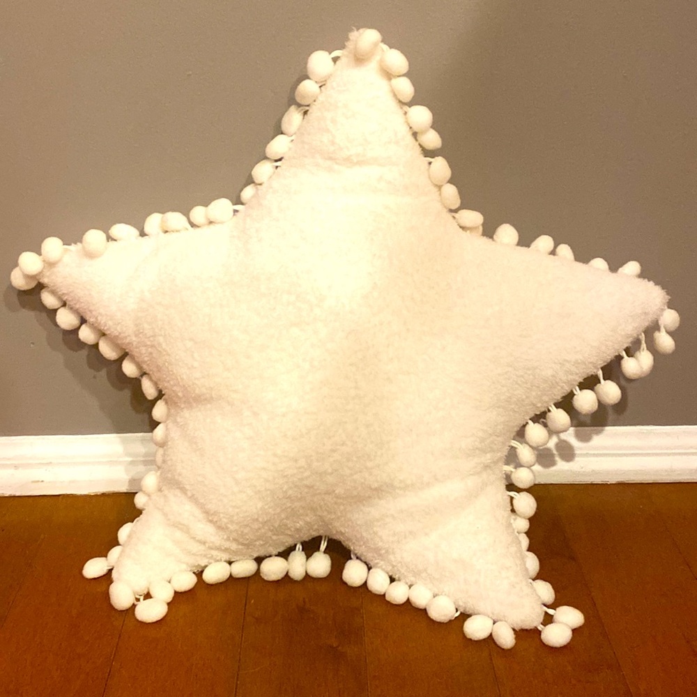 Fluffy Star Pillow w/ Little Pom-Pom Tassels